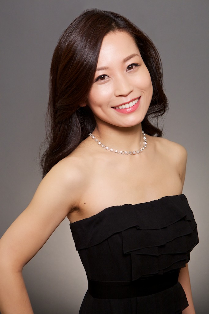 Akimi Fukuhara, piano
